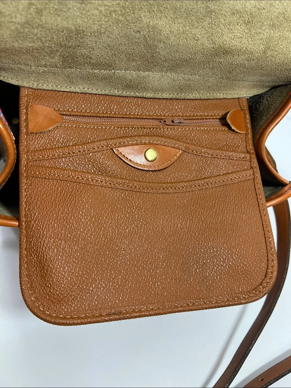 🦆 DOONEY & BOURKE ESSEX LARGE TAUPE AWL PEBBLED WITH BRITISH TAN TRIM CROSSBODY